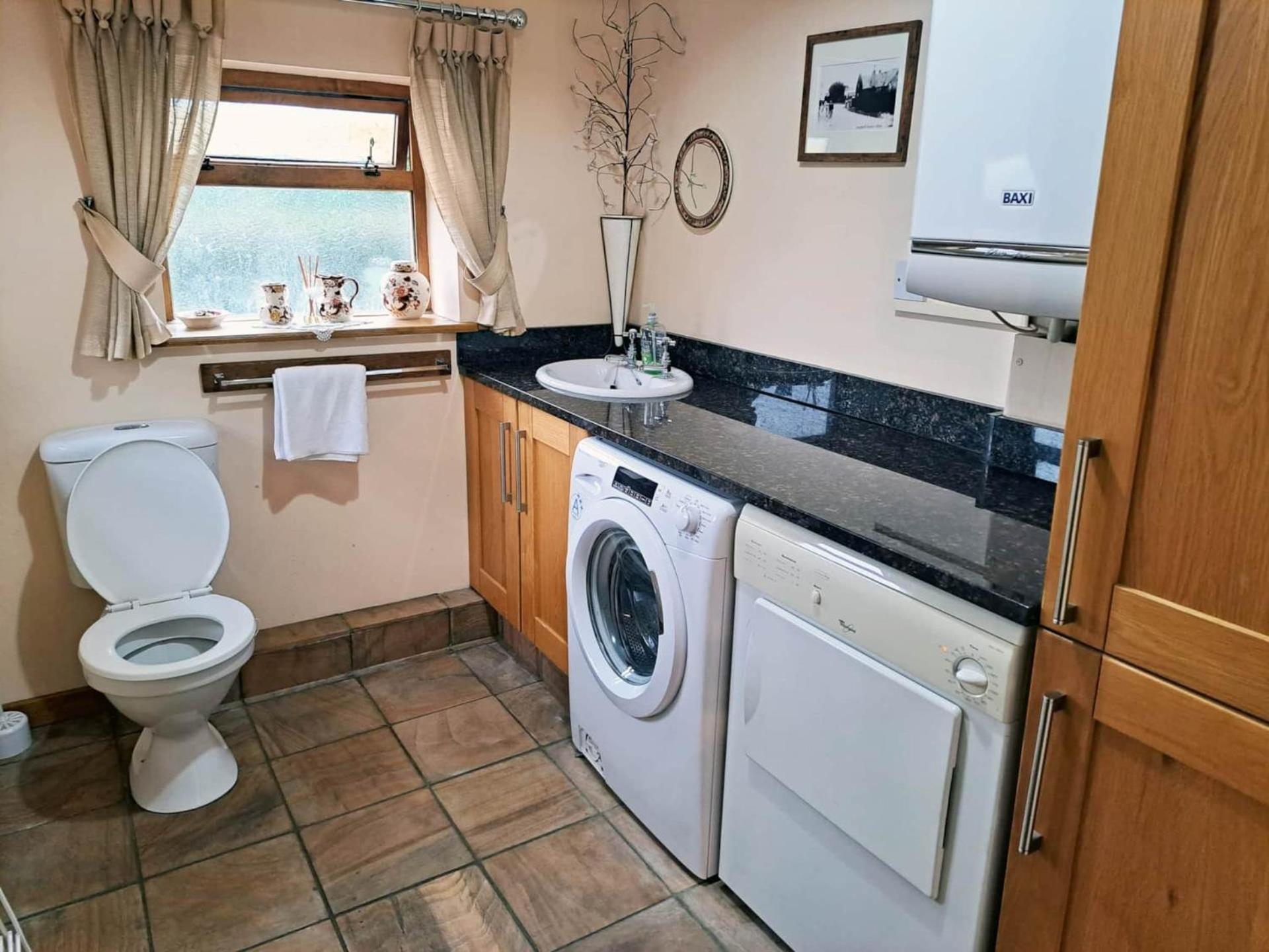 The Old Mill Barn With Hot Tub And Private Use Of Heated Pool Villa Wirral Eksteriør billede
