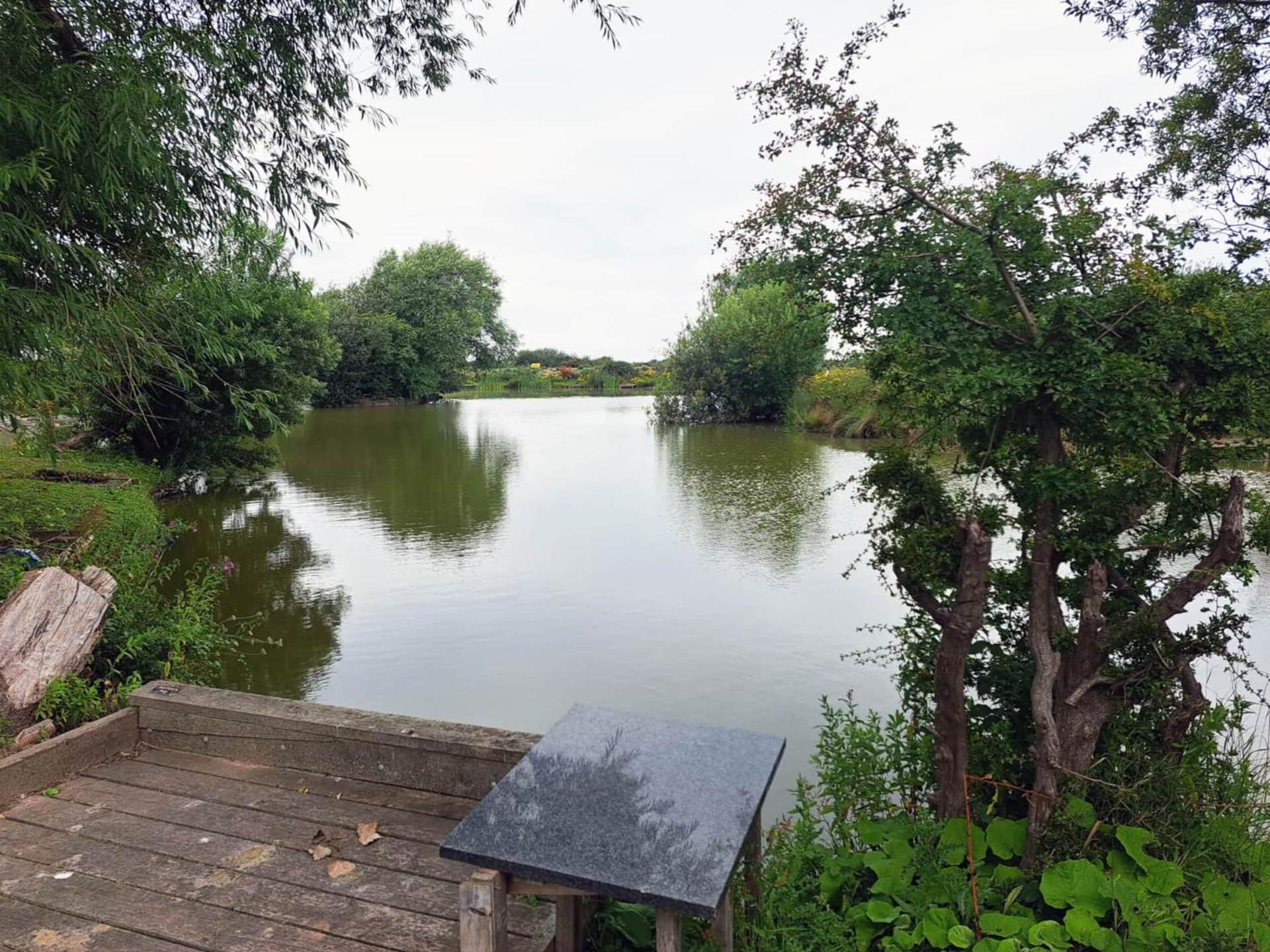 The Old Mill Barn With Hot Tub And Private Use Of Heated Pool Villa Wirral Eksteriør billede